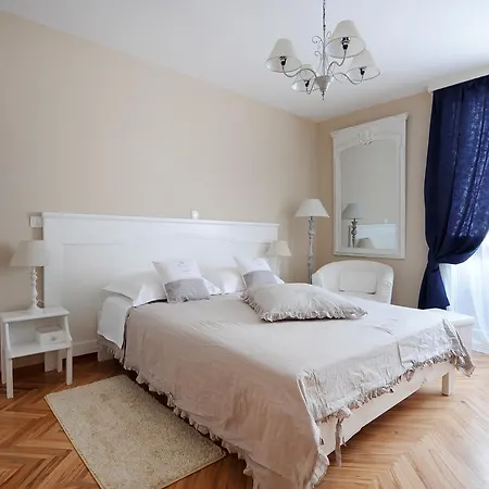 Tinel Old City Center 4*
