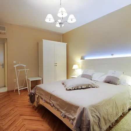 بيت ضيافة Tinel Old Center 4*