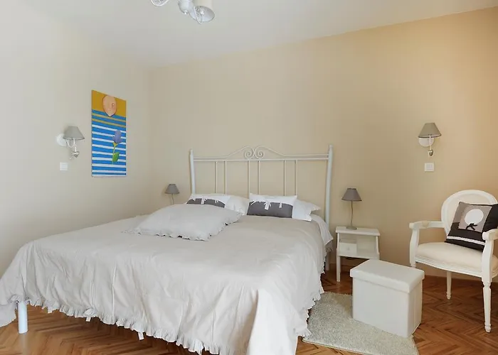 게스트하우스 티넬 룸스 올드 시티 센터 4*