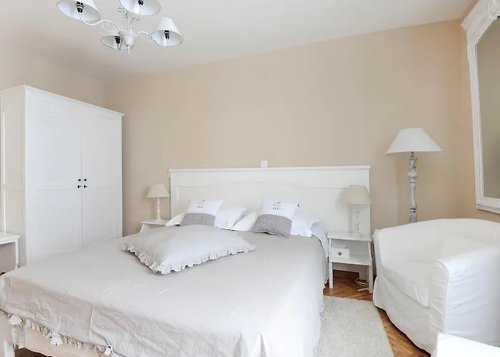 게스트하우스 티넬 룸스 올드 시티 센터 자다르