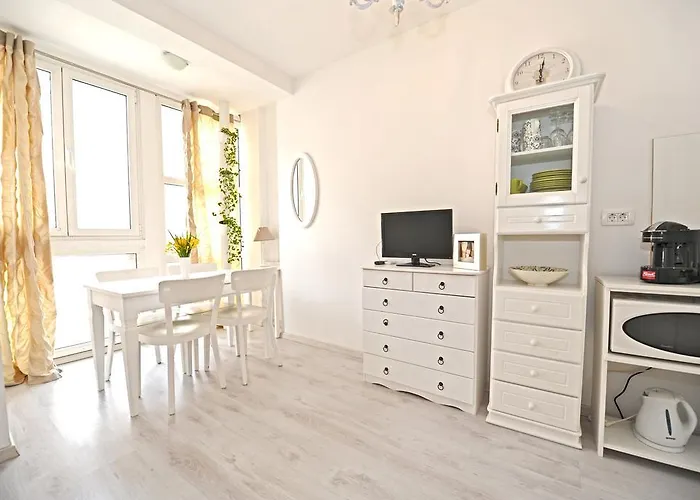 티넬 룸스 올드 시티 센터 게스트하우스 자다르